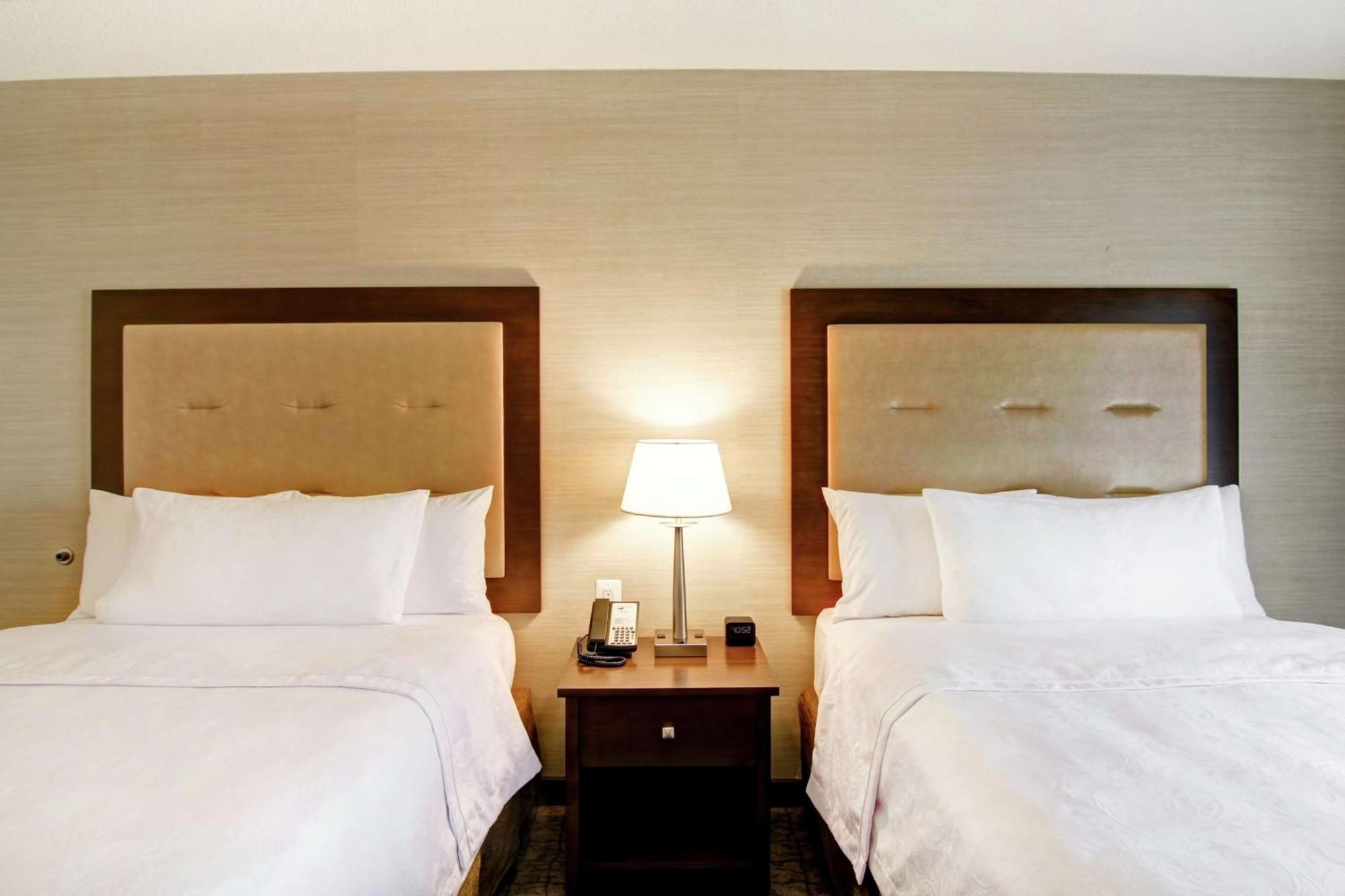 Homewood Suites By Hilton Вудбридж Екстер'єр фото